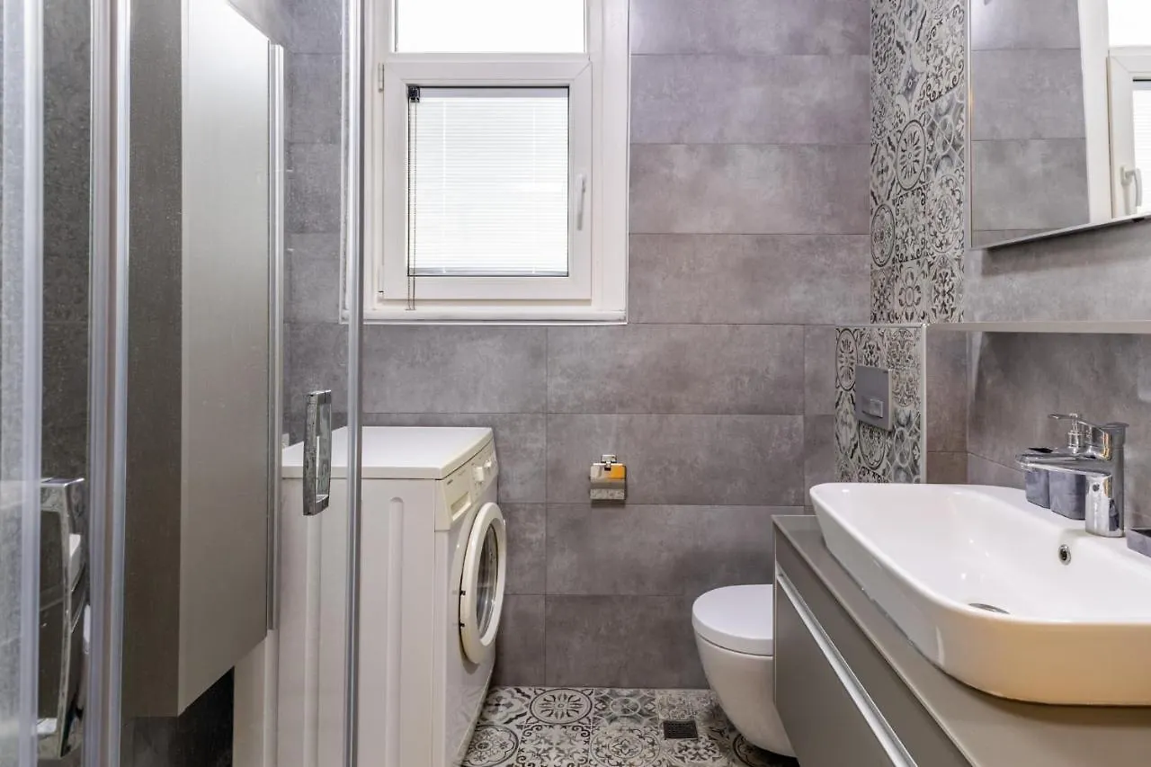 Flat With Balcony And Bosphorus View In Beyoglu Apartment Istanbul